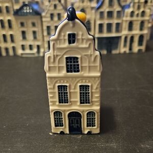 KLM Delft Ceramic Dutch House Figurine Coll3ctable # 21